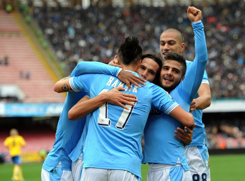 华体会app-那不勒斯轻取巴黎圣日耳曼，卡瓦尼补时绝平世界杯  第2张